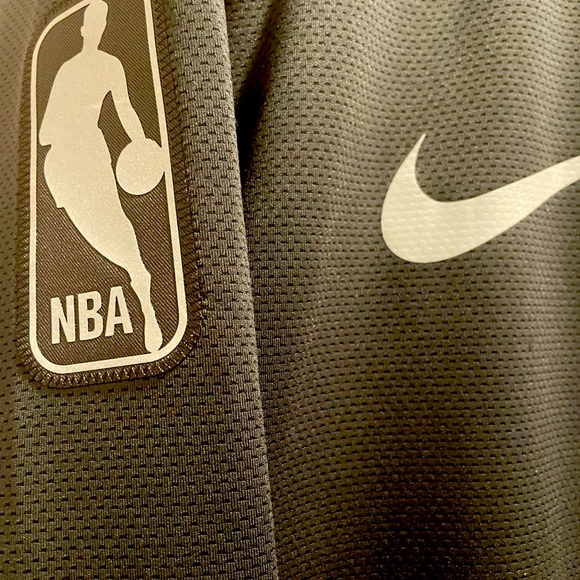 Detroit Pistons Nike Authentic Pre Game Warmup Hoodie. - Picture 3 of 4